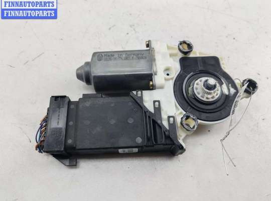 купить Моторчик стеклоподъемника передний правый на Volkswagen Bora