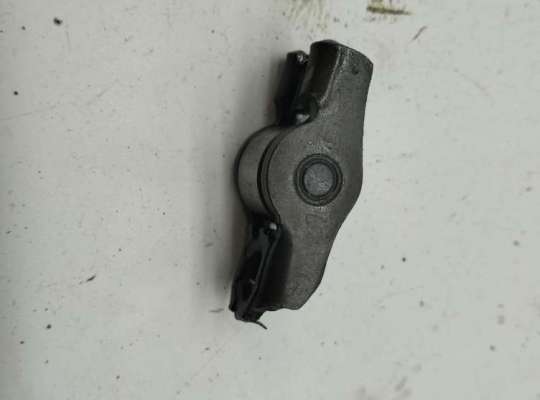 купить Коромысло клапана (рокер) на Volkswagen Golf-5