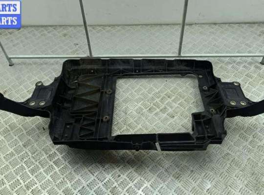 купить Рамка передняя (панель кузовная, телевизор) на Skoda Fabia mk1 (6Y)