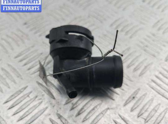 купить Фланец (тройник) системы охлаждения на Volkswagen Passat B6