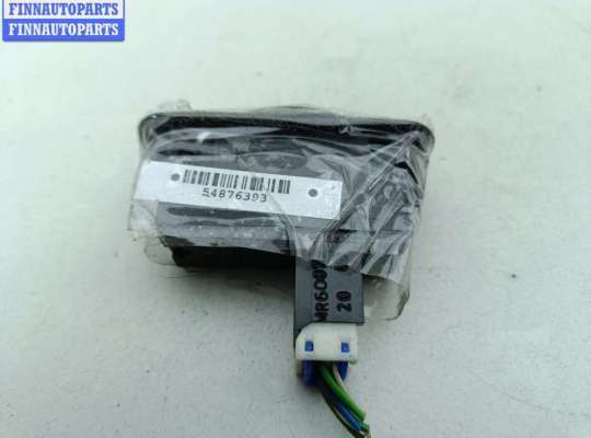 купить Кнопка стеклоподъемника заднего левого на Mitsubishi Space Star (1998-2005)