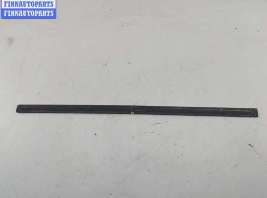 купить Молдинг двери передней левой на Volkswagen Passat B5