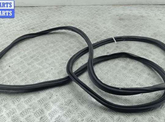 купить Уплотнитель крышки (двери) багажника на Skoda Octavia mk3 (A7 5E) 2013-2020