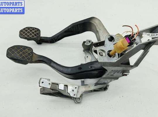 Узел педальный AU1722563 на Audi A6 C5 (1997-2005)