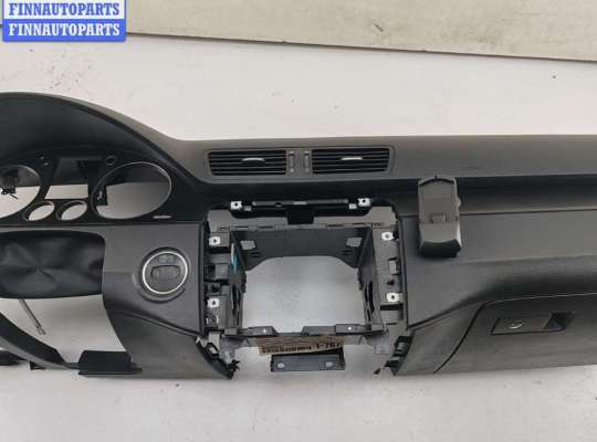 Панель передняя салона (Торпедо) на Volkswagen Passat B6 (3C)