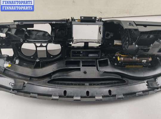 Панель передняя салона (Торпедо) на Volkswagen Passat B6 (3C)