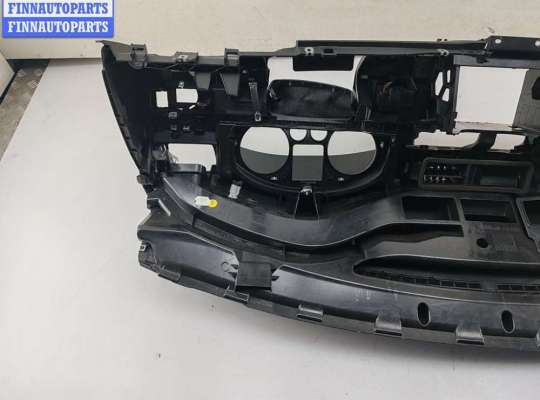 Панель передняя салона (Торпедо) на Volkswagen Passat B6 (3C)