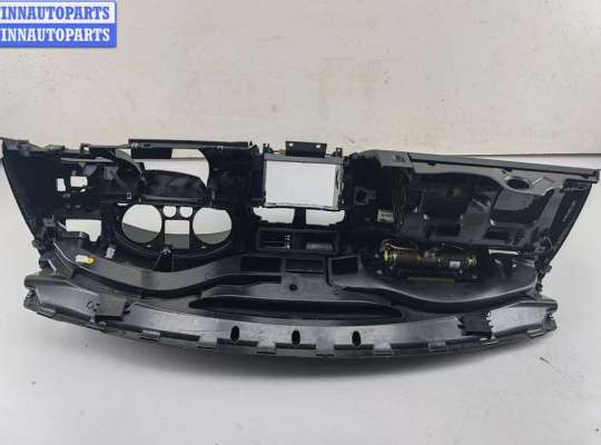 Панель передняя салона (Торпедо) на Volkswagen Passat B6 (3C)