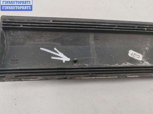 купить Молдинг двери передней правой на Chrysler Voyager (2001-2007)