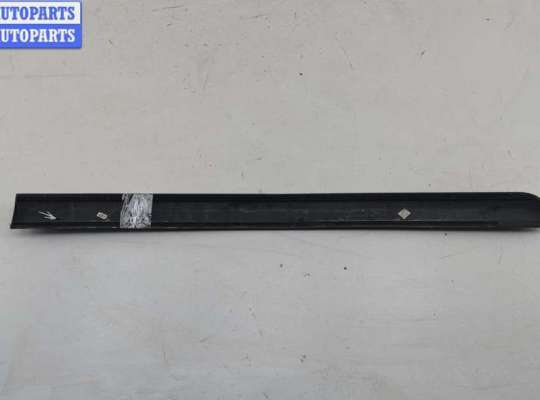 купить Молдинг двери передней правой на Chrysler Voyager (2001-2007)