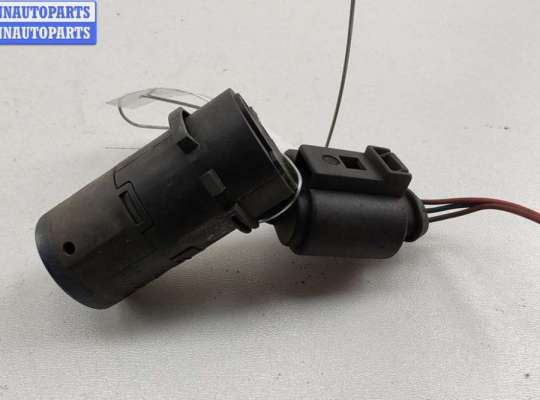 Купить Датчик парковки (парктроник) задний на Audi A4 B7 (2004-2008) Датчик парковки (парктроник) задний AU1716387 на Audi A4 B7 (2004-2008)