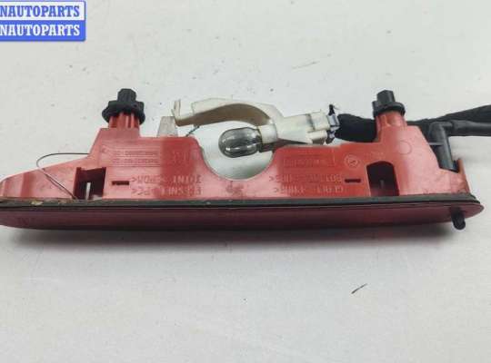 Фонарь (стоп-сигнал) центральный