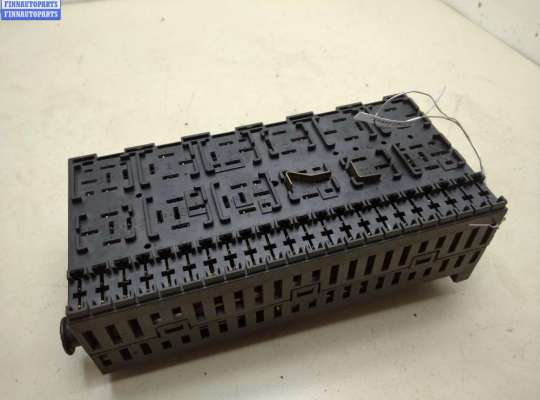 купить Блок предохранителей на Volkswagen Transporter T4