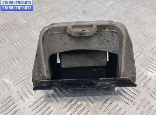 купить Подушка крепления КПП на Volkswagen Golf-4