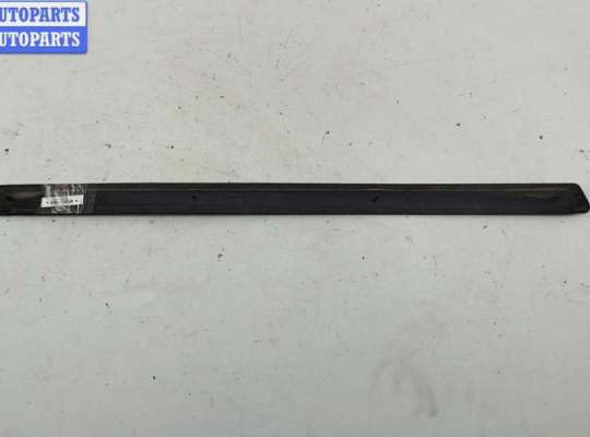 купить Молдинг двери задней левой на Volkswagen Passat B5