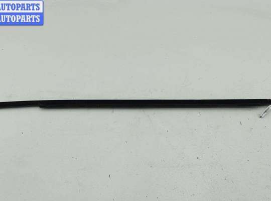 купить Молдинг стекла двери задней правой наружный на Renault Laguna I (1993-2000)