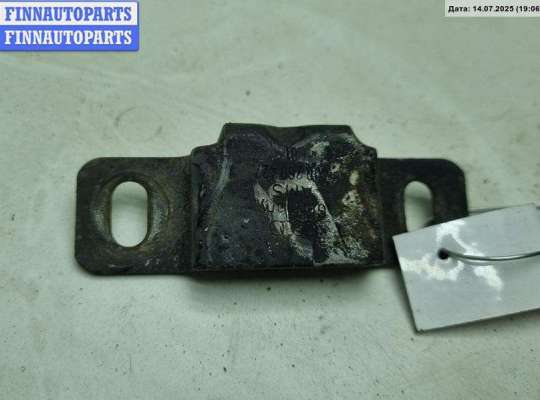 купить Кронштейн крепления на Volkswagen Passat B5