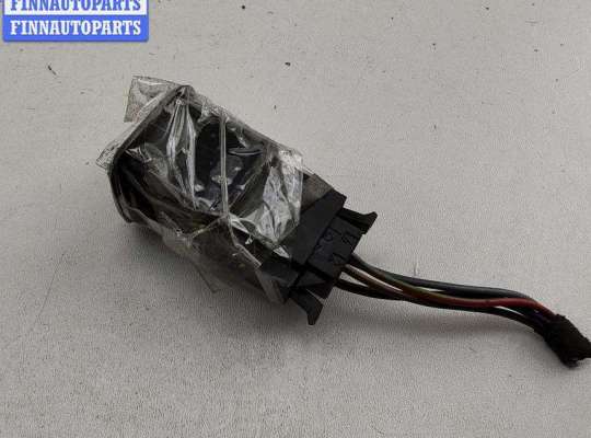 купить Кнопка открывания лючка топливного бака на Volkswagen Passat B5