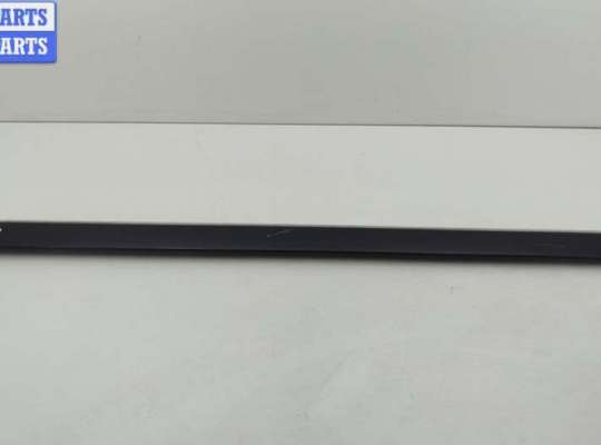 Молдинг двери передней левой AU1728263 на Audi A8 D2 (1994-2002)