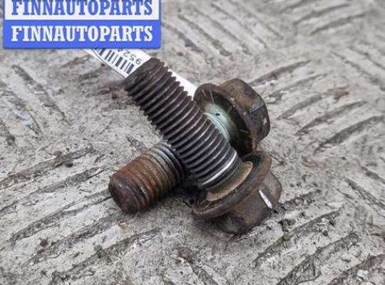 купить Болт крепления на Volkswagen Passat B4
