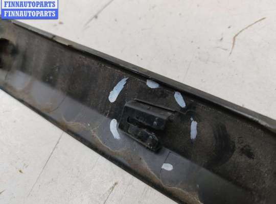 купить Молдинг двери передней левой на Peugeot 308 T7 (2007-2013)