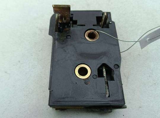 купить Замок двери задней правой на Volkswagen Passat B3