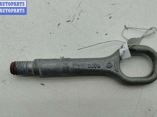 Крюк буксировочный VG2756639 на Volkswagen Passat B6