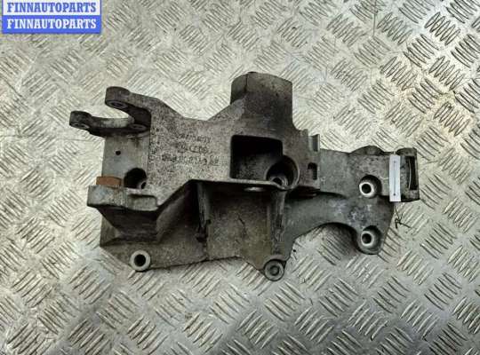 Кронштейн генератора VG2756353 на Volkswagen Passat B5+ (GP)