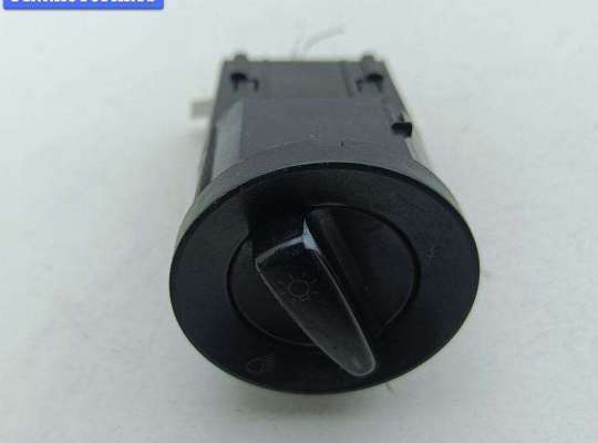 Переключатель света VG2670730 на Volkswagen Passat B5