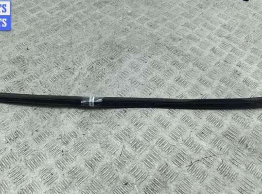 купить Молдинг лобового стекла на Audi Q7 4L (2005-2015)