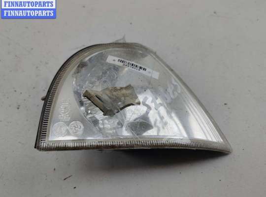 Поворотник передний