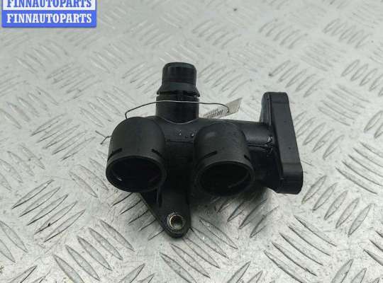 купить Фланец (тройник) системы охлаждения на Volkswagen Passat B5