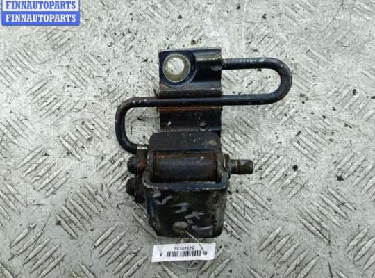 купить Петля двери передней правой на Volkswagen Passat B5