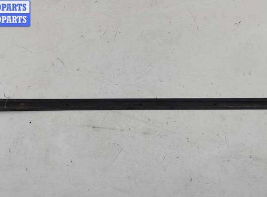 купить Молдинг двери передней правой на Volkswagen Passat B5+ (GP)