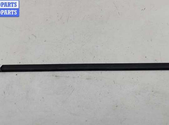 купить Молдинг двери передней правой на Volkswagen Passat B5+ (GP)