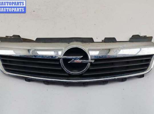 Решетка радиатора OP2432212 на Opel Zafira B (2004-2014)