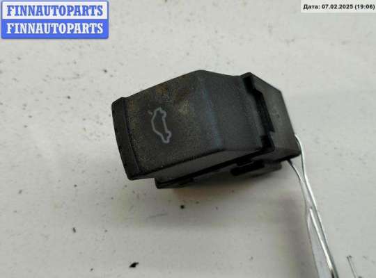 купить Кнопка открывания багажника на Volkswagen Passat B5+ (GP)