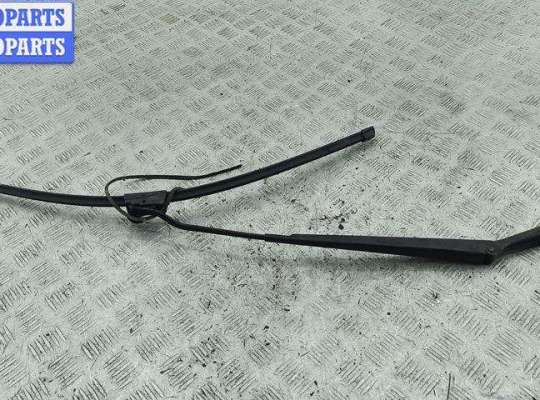 купить Щеткодержатель (поводок стеклоочистителя) передний на Ford Focus I (1998-2005)