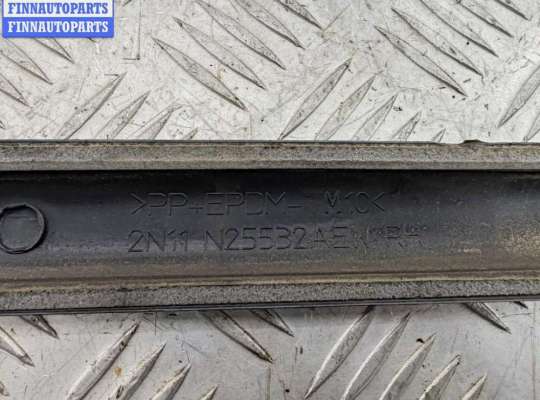 купить Молдинг двери задней правой на Ford Fusion