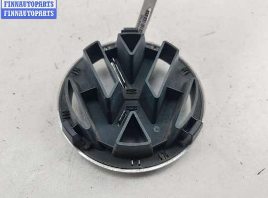 Эмблема (значок) на Volkswagen Passat B6 (3C)