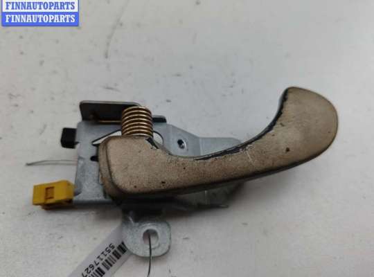 Ручка двери внутренняя передняя левая MT535340 на Mitsubishi Carisma