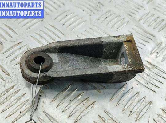 Кронштейн радиатора OP2392085 на Opel Vectra C (2002-2008)
