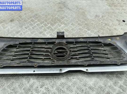 Решетка радиатора на Opel Movano A