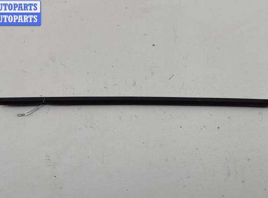 Уплотнитель стекла на Volkswagen Golf IV (1J)