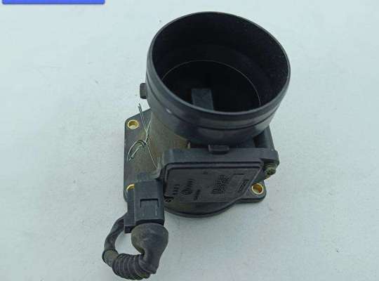 Датчик расхода воздуха (ДМРВ) на Volkswagen Passat B5+ (3B, GP)