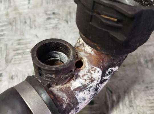 купить Патрубок радиатора на BMW 3 E46 (1998-2006)