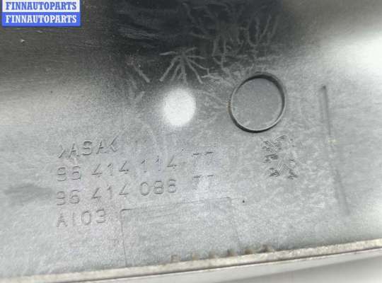 купить Накладка (заглушка) рейлинга на Peugeot 307