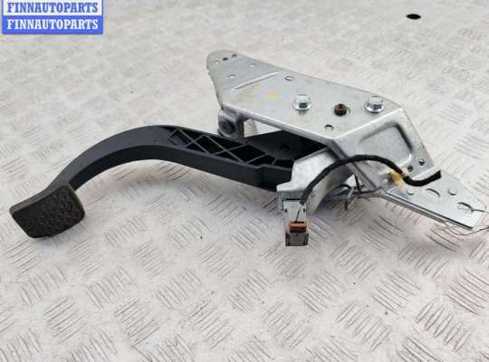 Педаль сцепления OP2438067 на Opel Astra H (2004-2009)