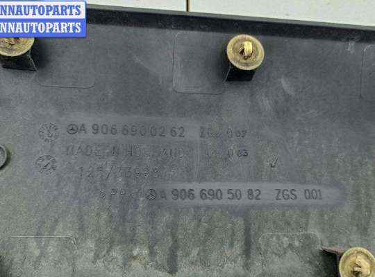 купить Молдинг двери передней правой на Mercedes Sprinter W906 (2006-2018)