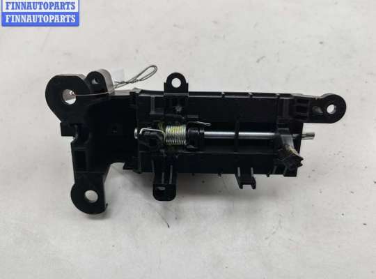 купить Ручка двери внутренняя задняя правая на Mazda 5